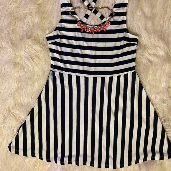 h and m black and white striped dress